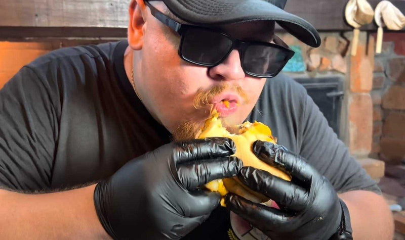 Aprenda a fazer o melhor sanduíche de coração de frango com cheddar - Facas do Mundo